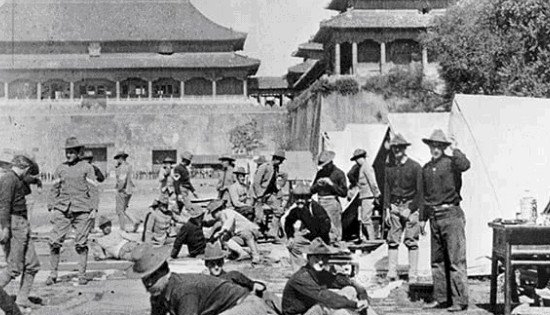 1900年中国爆发了什么，八国联军侵吞紫禁城/圆明园被毁