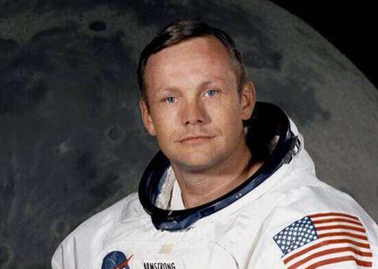第一个登上月球的人是谁，美国宇航员阿姆斯特朗(疑似圈套)