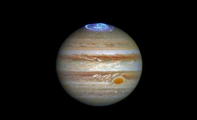 太阳系中最大的行星是什么，体积是七颗行星总和的二倍_木星