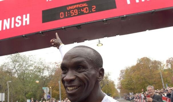 马拉松世界记录是几，一小时五十九分_人类初次跑进二小时