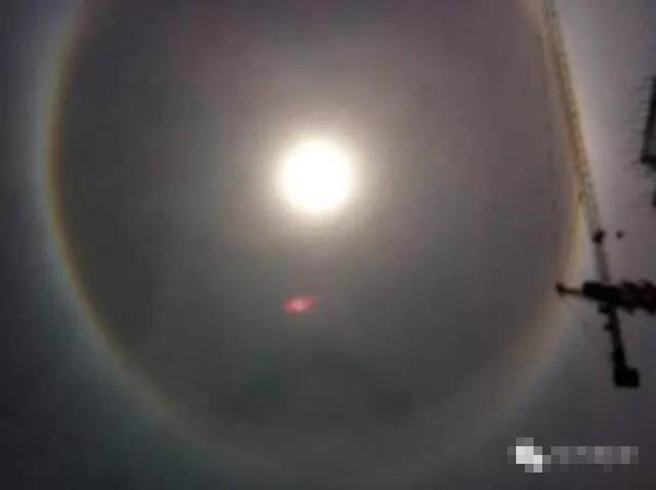 上海临港现UFO：光圈是日晕 亮点或者是遨游器