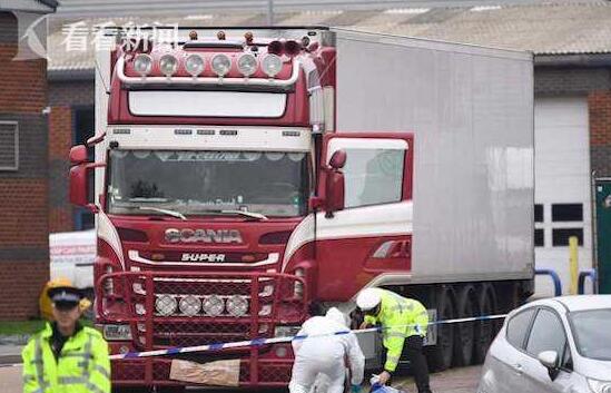 英国“死亡货车”内创造血指模 货车集装箱内堆叠39具尸身
