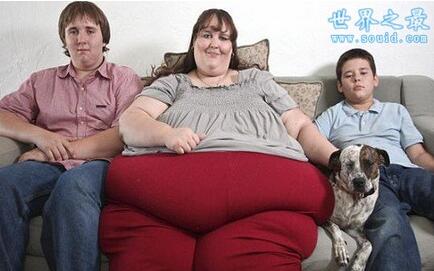 世界上最肥女人,体沉达1400斤,还要增肥