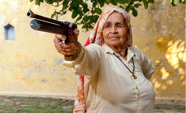 印度老奶奶Chandro Tomar成最老工作神枪手