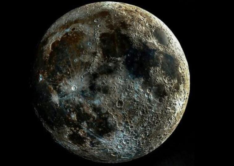 超高清月球图片像浮现一张“麻子脸”