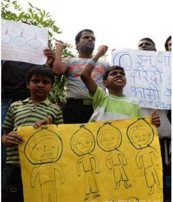 2012年印度德里乌公接轮奸惨案 强奸犯穆克什·辛格接收采访