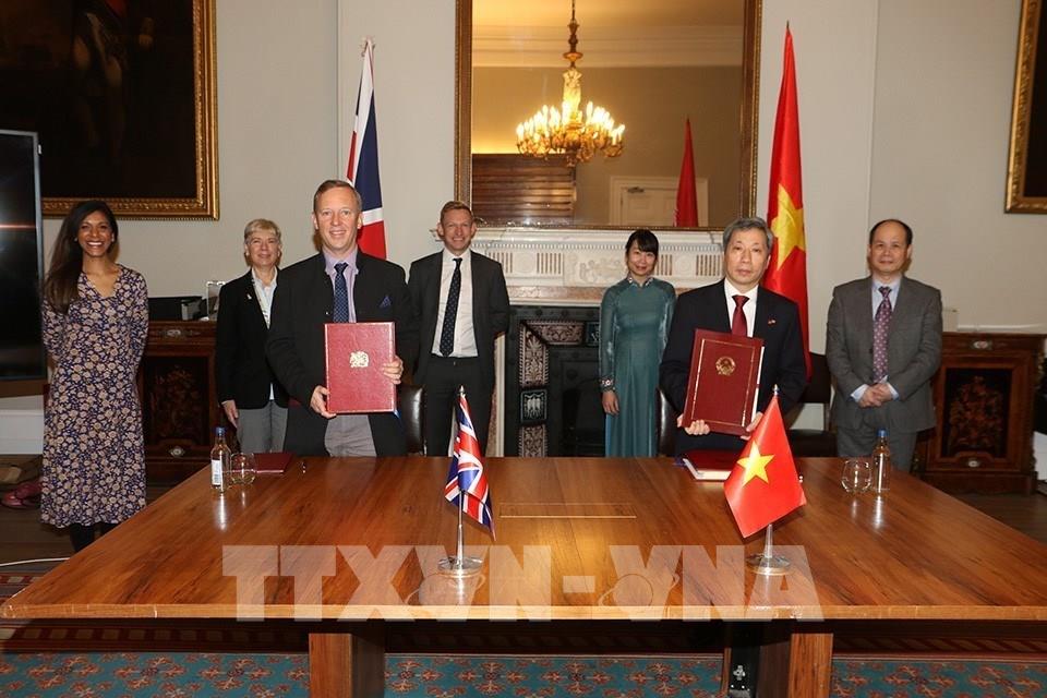 英与越南签自贸协议！