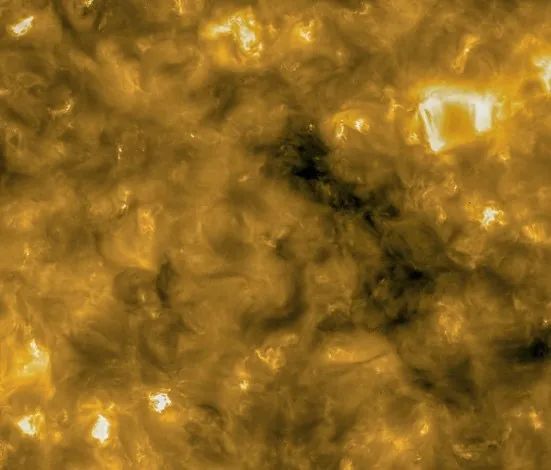 最亲近太阳的照片 美国航天局拍到太阳迩来隔绝照片