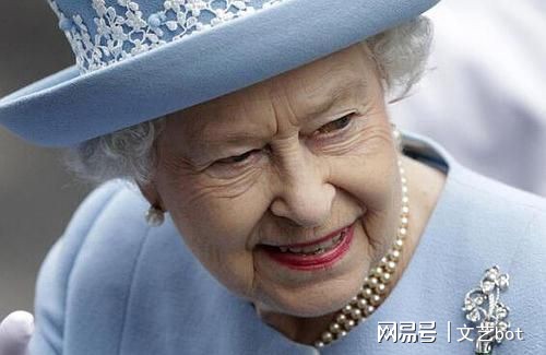 为什么说英国皇室尽是蜥蜴人 英国女王伊丽莎白公然变形蜥蜴?