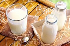 喝牛奶胃胀怎样回事 为什么喝牛奶会胃胀