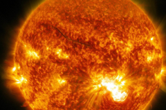 太阳为什么能向来焚烧:热核反映，氢气71%_焚烧40亿