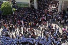 启东事件:最大规模的游行活动_10万启东人抵制排污